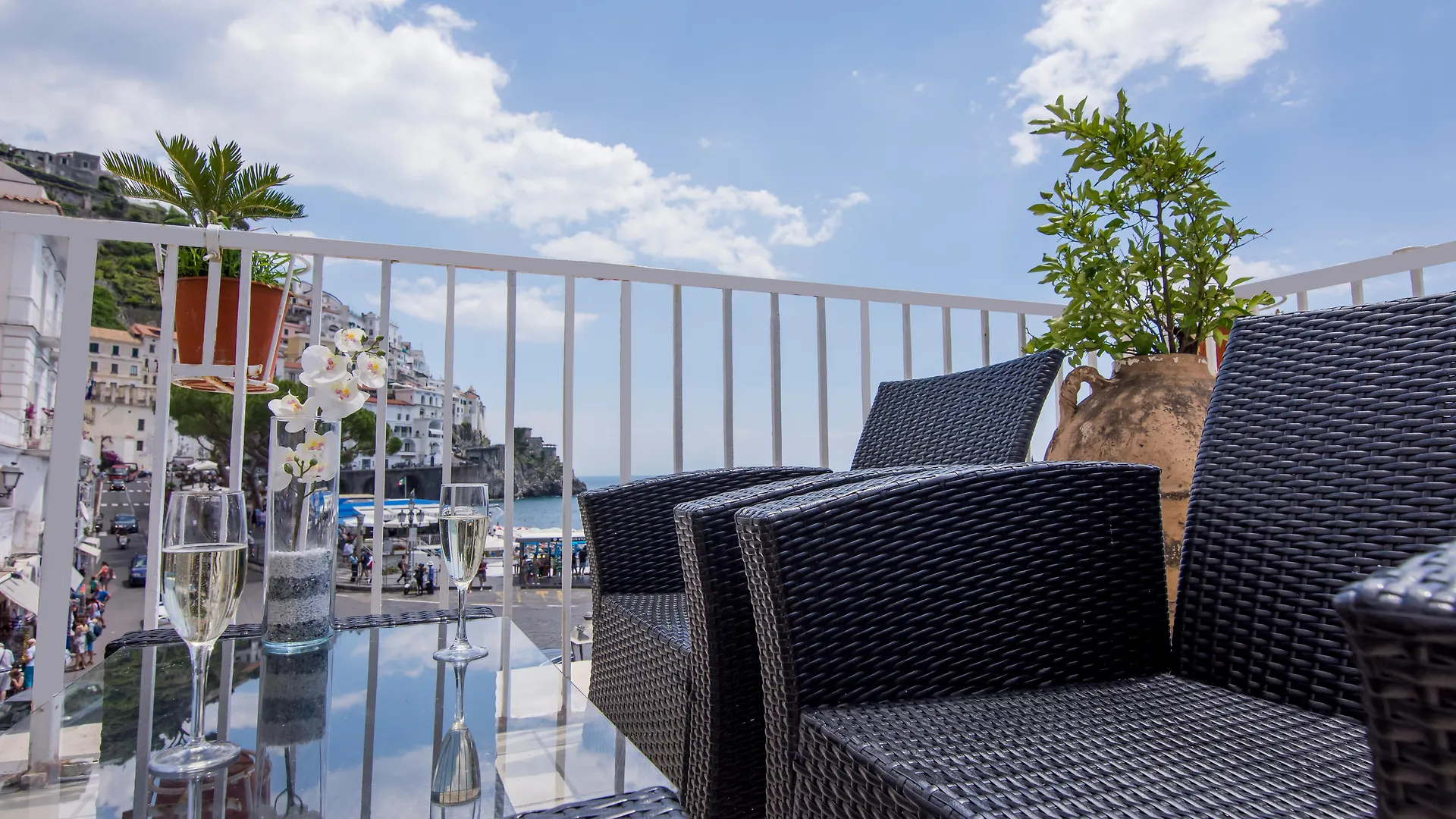Hotel Fontana Amalfi 3*,  Italy